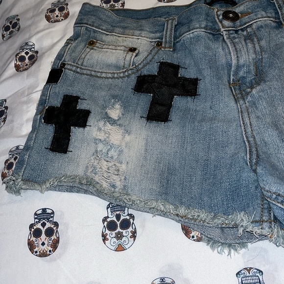Mine Patched Crosses Cut Off Distressed Ripped Denim Shorts Womens SZ Medium - Picture 3 of 7